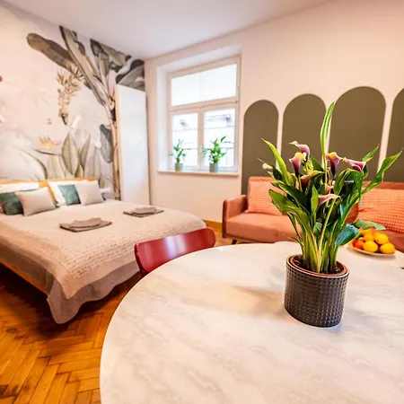 Apartment Trip *